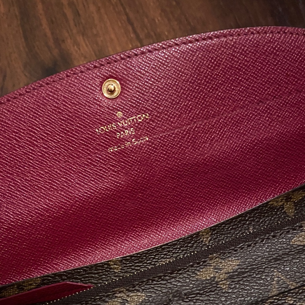 Louis Vuitton Emelie Monogram Wallet 💕 - Picture 2 of 8